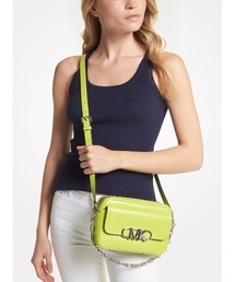 MICHAEL KORS（マイケルコース）の「PARKER チェーンスワッグ カメラ 