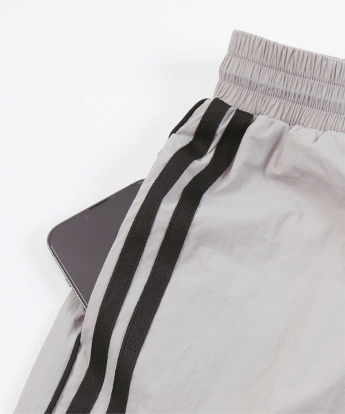 miette（ミエット）の「シアー切替サイドライントラックパンツ（その他パンツ・レディース・ブルー/ブラック/グレー・FREE）」の16枚目の写真