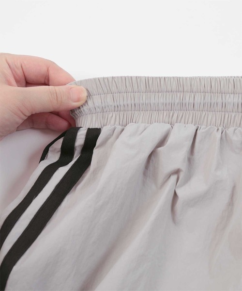 miette（ミエット）の「シアー切替サイドライントラックパンツ（その他パンツ・レディース・ブルー/ブラック/グレー・FREE）」の5枚目の写真