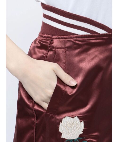 jouetie（ジュエティ）の「ローズエンブロイダリースカジャンスカート【別注】（スカート・レディース・ボルドー/オフホワイト・MEDIUM）」の18枚目の写真