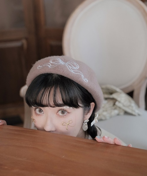 mimi toujours（ミミトゥジュール）の「オリジナル リボン 刺繍 ベレー帽 mimi toujours×wei3h（カーディガン/ボレロ・レディース・ベージュ・フリー）」の7枚目の写真