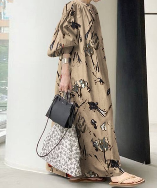 deux amour（ドゥーザムール）の「大花マキシワンピース（ワンピース・レディース・カーキ/ベージュ・FREE）」の3枚目の写真