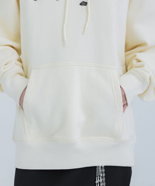 tanakadaisuke（タナカダイスケ）の「【tanakadaisuke/タナカダイスケ】《STUDIOUS別注》Horse emproidery hoodie/ホース刺繍フーディ（パーカー・レディース・ブラック/アイボリー・1/2）」の13枚目の写真