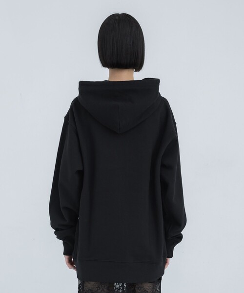 tanakadaisuke（タナカダイスケ）の「【tanakadaisuke/タナカダイスケ】《STUDIOUS別注》Horse emproidery hoodie/ホース刺繍フーディ（パーカー・レディース・ブラック/アイボリー・1/2）」の5枚目の写真