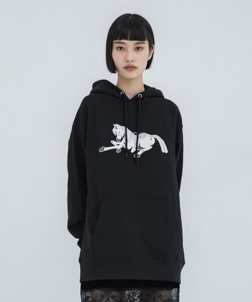 tanakadaisuke（タナカダイスケ）の「【tanakadaisuke/タナカダイスケ】《STUDIOUS別注》Horse emproidery hoodie/ホース刺繍フーディ（パーカー・レディース・ブラック/アイボリー・1/2）」の10枚目の写真