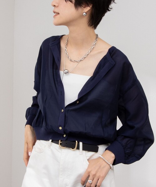 NOLLEY’S（ノーリーズ）の「《手洗い可能》シアー布帛クルーネックカーディガン（カーディガン/ボレロ・レディース・ブラウン/ブラック/オフホワイト/ネイビー/ブルー・38）」の5枚目の写真