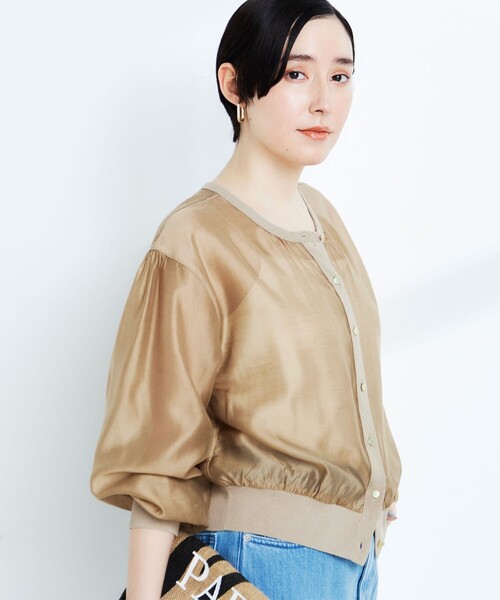 NOLLEY’S（ノーリーズ）の「《手洗い可能》シアー布帛クルーネックカーディガン（カーディガン/ボレロ・レディース・ブラウン/ブラック/オフホワイト/ネイビー/ブルー・38）」の4枚目の写真