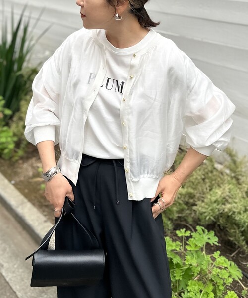 NOLLEY’S（ノーリーズ）の「《手洗い可能》シアー布帛クルーネックカーディガン（カーディガン/ボレロ・レディース・ブラウン/ブラック/オフホワイト/ネイビー/ブルー・38）」の6枚目の写真