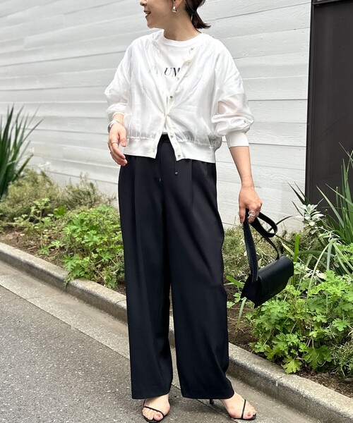 NOLLEY’S（ノーリーズ）の「《手洗い可能》シアー布帛クルーネックカーディガン（カーディガン/ボレロ・レディース・ブラウン/ブラック/オフホワイト/ネイビー/ブルー・38）」の7枚目の写真