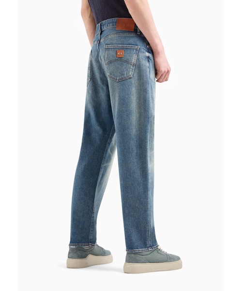ARMANI EXCHANGE（アルマーニエクスチェンジ）の「【A|X アルマーニ エクスチェンジ】ミディアムウォッシュデニムパンツ_J71 CARROT（デニムパンツ・メンズ・インディゴブルー・29inch/30inch/31inch/32inch/34inch）」の2枚目の写真