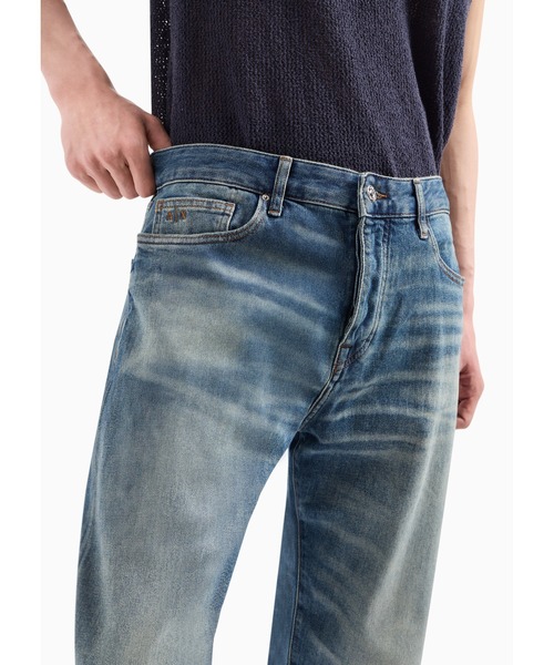 ARMANI EXCHANGE（アルマーニエクスチェンジ）の「【A|X アルマーニ エクスチェンジ】ミディアムウォッシュデニムパンツ_J71 CARROT（デニムパンツ・メンズ・インディゴブルー・29inch/30inch/31inch/32inch/34inch）」の3枚目の写真