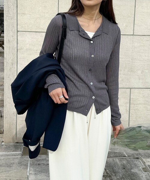 fredy emue（フレディエミュ）の「【インフルエンサー企画 別注カラーあり】衿付きシアーリブカーディガン（ニット/セーター・レディース・チャコールグレー/サックスブルー/ライトグレー/ネイビー・38）」の18枚目の写真