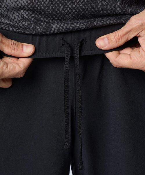 UNDER ARMOUR(アンダーアーマー)の「UAウーブン 7インチ ショーツ(トレーニング/メンズ)(その他パンツ・メンズ・ブラック・S/L/M/XL/2XL/3XL)」の5枚目の写真