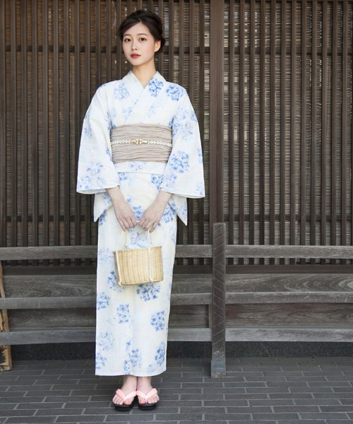 CELEN（セレン）の「【1人で着られる へこ帯浴衣4点セット】浴衣・兵児帯・腰紐2本《夏ときめき浴衣》（浴衣・レディース・その他5/その他1/その他2/その他3/その他4/その他11/その他8/その他10/その他6/その他7/その他9/その他12/ホワイト系2/ホワイト系1/ピンク系/ブルー系/アイボリー系2/オレンジ系/アイボリー系1/グレー系2/グレー系1・FREE）」の22枚目の写真