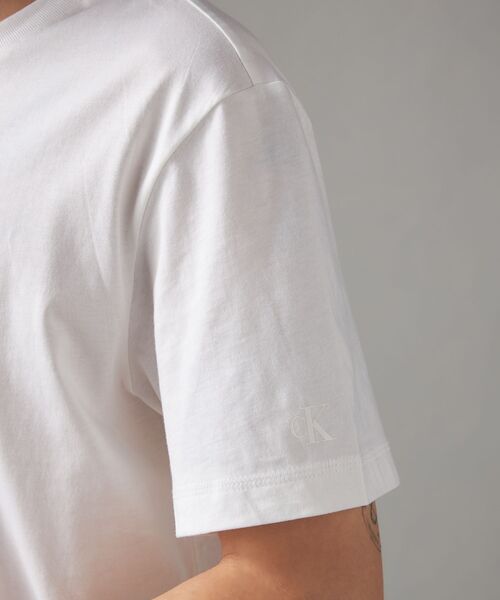 Calvin Klein（カルバン・クライン）の「CK ロゴ レギュラー Tシャツ（Tシャツ/カットソー・メンズ・ブラック/ホワイト・M/L/S/XL）」の3枚目の写真