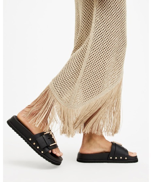 ALLSAINTS（オールセインツ）の「ELLIE STUDDED BUCKLE LEATHER SLIDERS | ELLIE スタッズ バックル レザー スライダー（サンダル・レディース・ブラック・UK5/UK6/UK4/UK3）」の6枚目の写真