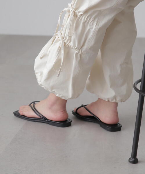 FREE'S MART（フリーズマート）の「◆クッションコンフォートサンダル（サンダル・レディース・ブラック/ホワイト・MEDIUM/SMALL）」の4枚目の写真