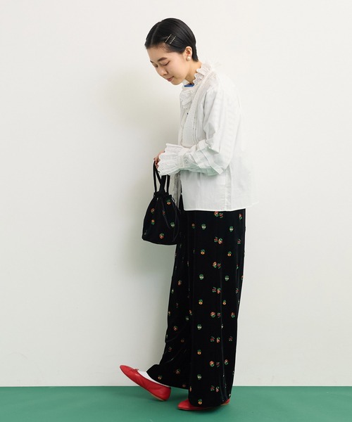 CHILD WOMAN（チャイルドウーマン）の「ベロアカラフル刺繍 イージーパンツ（その他パンツ・レディース・ブラック・FREE）」の7枚目の写真