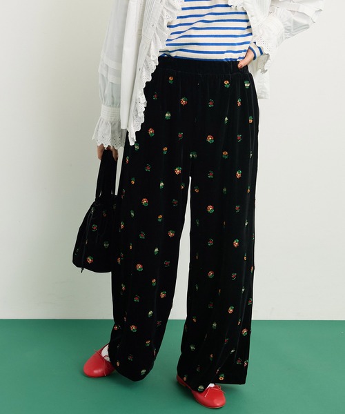 CHILD WOMAN（チャイルドウーマン）の「ベロアカラフル刺繍 イージー