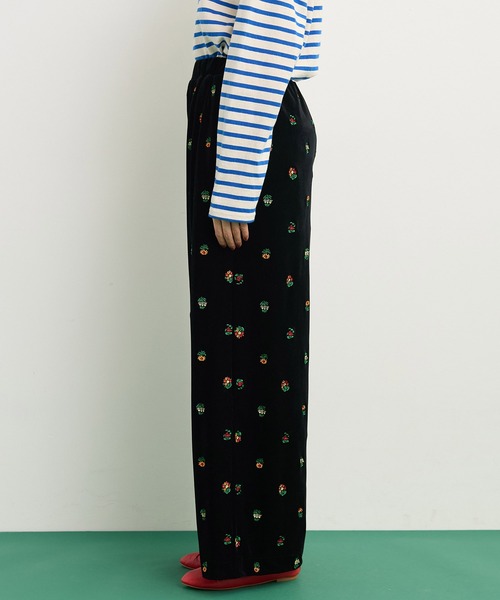 CHILD WOMAN（チャイルドウーマン）の「ベロアカラフル刺繍 イージー