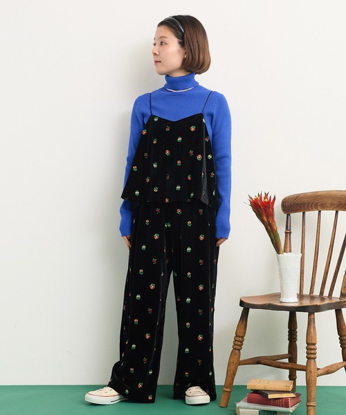 CHILD WOMAN（チャイルドウーマン）の「ベロアカラフル刺繍 イージー