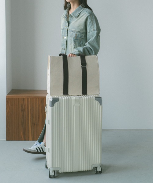 VANNIE U（ヴァニーユー）の「キャリーオントラベルトートバッグ（トートバッグ・レディース・アイボリー/ブラック/ダークブラウン・FREE）」の11枚目の写真