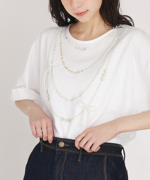 somari imagination(ソマリ イマジネーション)の「『フェイクパールリボンTシャツ』(Tシャツ/カットソー・レディース・ブラック/オフホワイト/ブルー・FREE)」の4枚目の写真