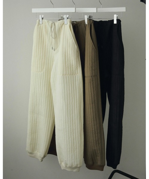 anuke（アンヌーク）の「Quilting Line Pants（スウェットパンツ