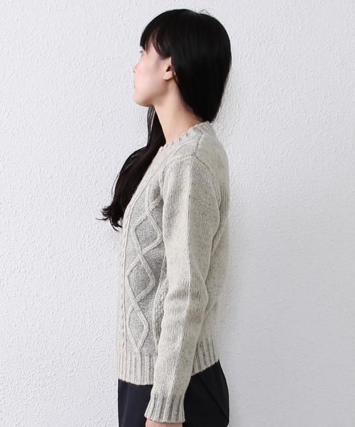 coen(コーエン)の「ダブルプレーティングケーブルクルーネックニット§(ニット/セーター・レディース・グレー/ワイン・MEDIUM/LARGE)」の6枚目の写真