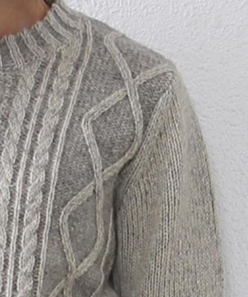 coen(コーエン)の「ダブルプレーティングケーブルクルーネックニット§(ニット/セーター・レディース・グレー/ワイン・MEDIUM/LARGE)」の9枚目の写真