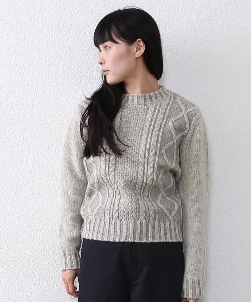 coen(コーエン)の「ダブルプレーティングケーブルクルーネックニット§(ニット/セーター・レディース・グレー/ワイン・MEDIUM/LARGE)」の12枚目の写真