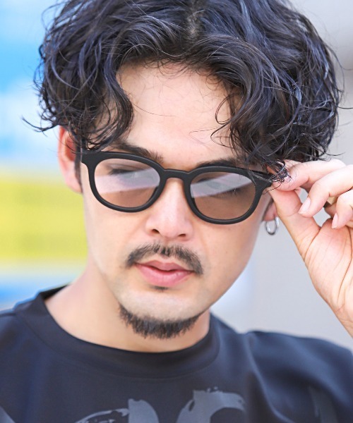 LUXSTYLE（ラグスタイル）の「ラバー加工フレームフラットレンズサングラス（サングラス・メンズ・ライトグリーン/ライトブルー/スモーク/ライトブラウン/スモークグレー/シルバー系その他・FREE）」の9枚目の写真