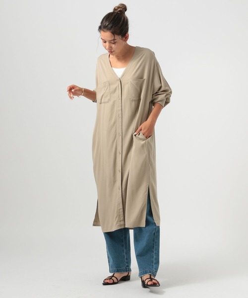 BAYFLOW（ベイフロー）の「[上品な微光沢素材にアップデート]袖リブシャツワンピース（シャツ/ブラウス・レディース・ブルー/チャコール/ベージュ・FREE）」の8枚目の写真