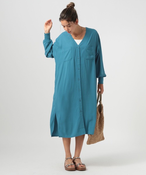 BAYFLOW（ベイフロー）の「[上品な微光沢素材にアップデート]袖リブシャツワンピース（シャツ/ブラウス・レディース・ブルー/チャコール/ベージュ・FREE）」の13枚目の写真