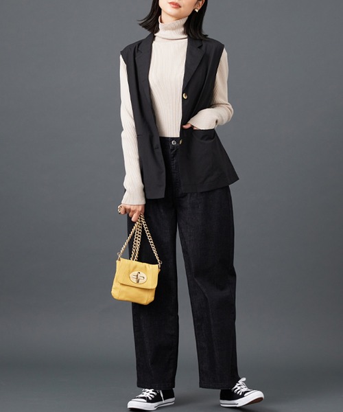 BELLUNA PLUS(ベルーナ)の「シアー素材ポケット付テーラードジレ(ベスト・レディース・ベージュ/ブラック・LARGE/X-LARGE/MEDIUM)」の4枚目の写真