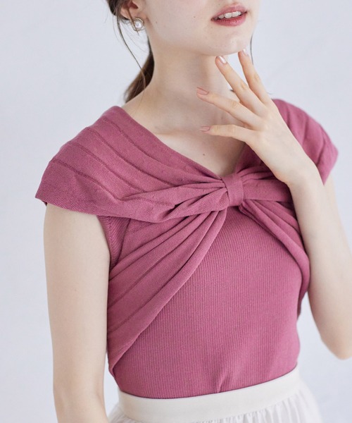 tocco closet(トッコ クローゼット)の「リボンデザインリブニットプルオーバー(ニット/セーター・レディース・ベージュ/ピンク/ブラウン・M)」の3枚目の写真