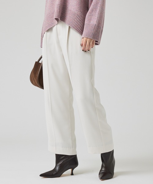 qualite(カリテ)の「マットサテンストレートパンツ/秋服/冬服/オフィスカジュアル(スラックス・レディース・モカ/アイボリー/グレイッシュブルー/チャコールグレー/ピンクベージュ・34/36/38)」の2枚目の写真