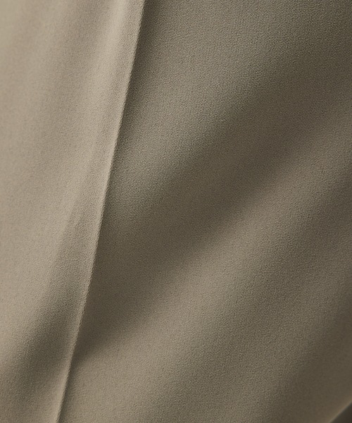 qualite(カリテ)の「マットサテンストレートパンツ/秋服/冬服/オフィスカジュアル(スラックス・レディース・モカ/アイボリー/グレイッシュブルー/チャコールグレー/ピンクベージュ・34/36/38)」の7枚目の写真
