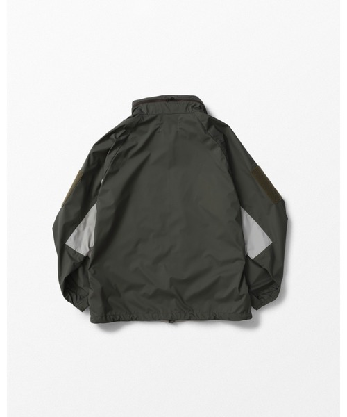 WHIZLIMITED（ウィズリミテッド）の「LANE JACKET（マウンテンパーカー・メンズ・オリーブ/ブラック・LARGE/MEDIUM）」の5枚目の写真
