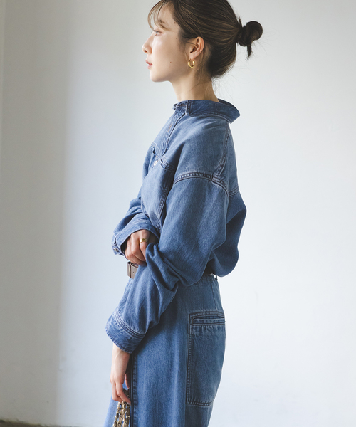 Noble（ノーブル）の「スージングデニムビッグポケットシャツ（シャツ