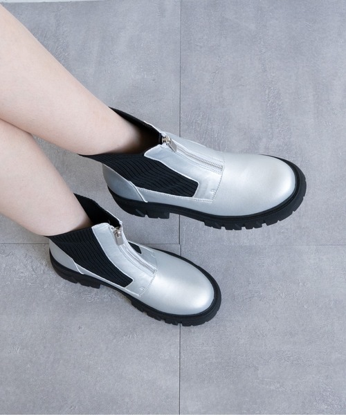 Fabby fabby(ファビィーファビィー)の「トラックソールニットジップショートブーツ(ブーツ・レディース・ブラック/シルバー・MEDIUM/LARGE)」の20枚目の写真