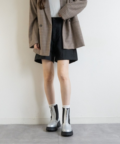Fabby fabby(ファビィーファビィー)の「トラックソールニットジップショートブーツ(ブーツ・レディース・ブラック/シルバー・MEDIUM/LARGE)」の7枚目の写真