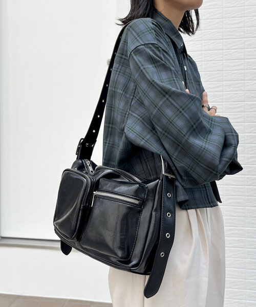 CPCM（シーピーシーエム）の「PUワンハンドルバッグ（ショルダーバッグ・レディース・ブラック/グレー/ブラウン・FREE）」の2枚目の写真