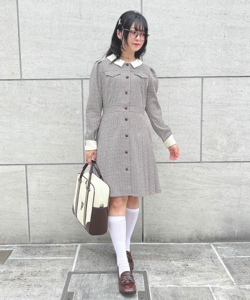 F i.n.t（フィント）の「Heleneミニチェックワンピース/fint（ワンピース・レディース・ホワイト×ブラウン/ブラック×グレー・FREE）」の4枚目の写真