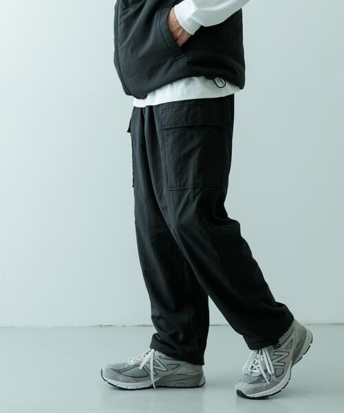 ITEMS URBANRESEARCH（アイテムズ アーバンリサーチ）の「『XLサイズあり』『セットアップ対応』撥水ナイロングログラン裏フリースカーゴ（その他パンツ・メンズ・ブラック/カーキ/ベージュ・MEDIUM/LARGE/X-LARGE）」の7枚目の写真