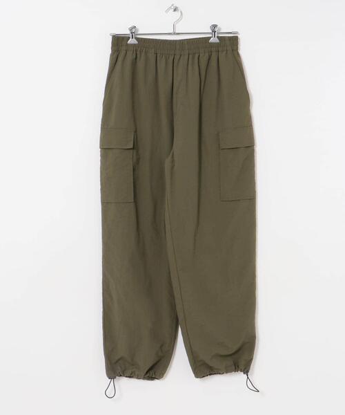 ITEMS URBANRESEARCH(アイテムズ アーバンリサーチ)の「『XLサイズあり』『セットアップ対応』撥水ナイロングログラン裏フリースカーゴ(その他パンツ・メンズ・ブラック/カーキ/ベージュ・MEDIUM/LARGE/X-LARGE)」の4枚目の写真