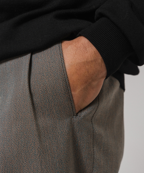 EDIFICE（エディフィス）の「LA BOUCLE (ラブークル) バレンシアチェック 2タックパンツ（スラックス・メンズ・ブラウン/チャコールグレー・2/3）」の8枚目の写真