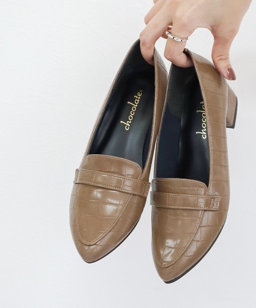 chocolates(チョコラテス)の「晴雨兼用 アーモンドトゥ ローファーパンプス【日本製】(ローファー・レディース・ブラック/ベージュ系/ブラック系・22.5cm/23cm/23.5cm/24cm/24.5cm/25cm/22cm)」の3枚目の写真