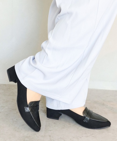 chocolates(チョコラテス)の「晴雨兼用 アーモンドトゥ ローファーパンプス【日本製】(ローファー・レディース・ブラック/ベージュ系/ブラック系・22.5cm/23cm/23.5cm/24cm/24.5cm/25cm/22cm)」の21枚目の写真