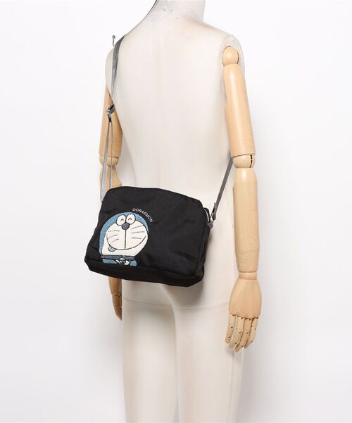 SALON de RUBAN(サロンドルヴァン)の「【SALON de RUBAN / サロン ド ルヴァン】 ドラえもん ショルダーバッグ(ショルダーバッグ・レディース・ネイビー/ブラック/ピンク/ダークグレー・FREE)」の15枚目の写真